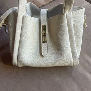 Elegant White Leather Handbag